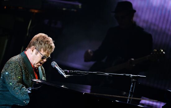 Elton John gives concert in Moscow