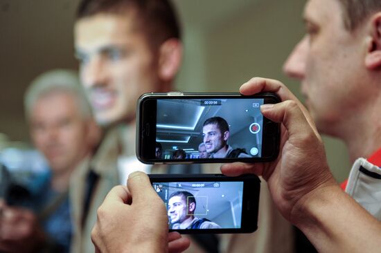 Football player Roman Neustädter receives Russian passport