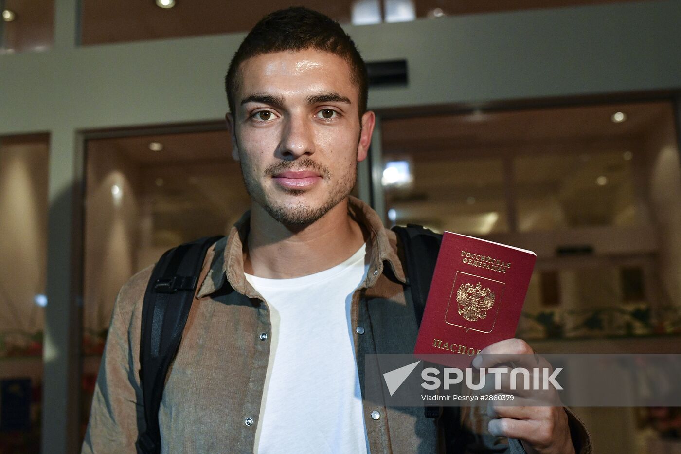 Football player Roman Neustädter receives Russian passport