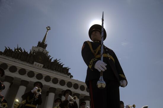 DrumsfestRussia participants parade in Moscow
