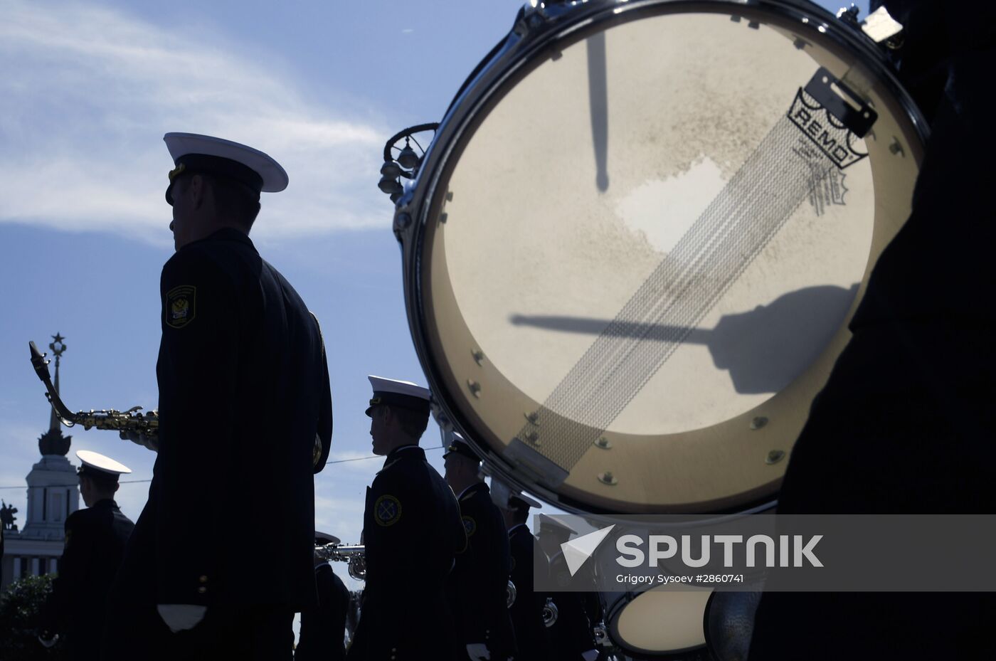 DrumsfestRussia participants parade in Moscow