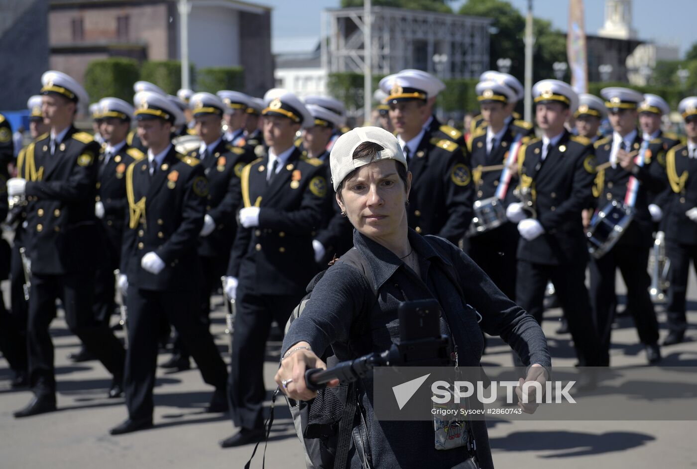 DrumsfestRussia participants parade in Moscow