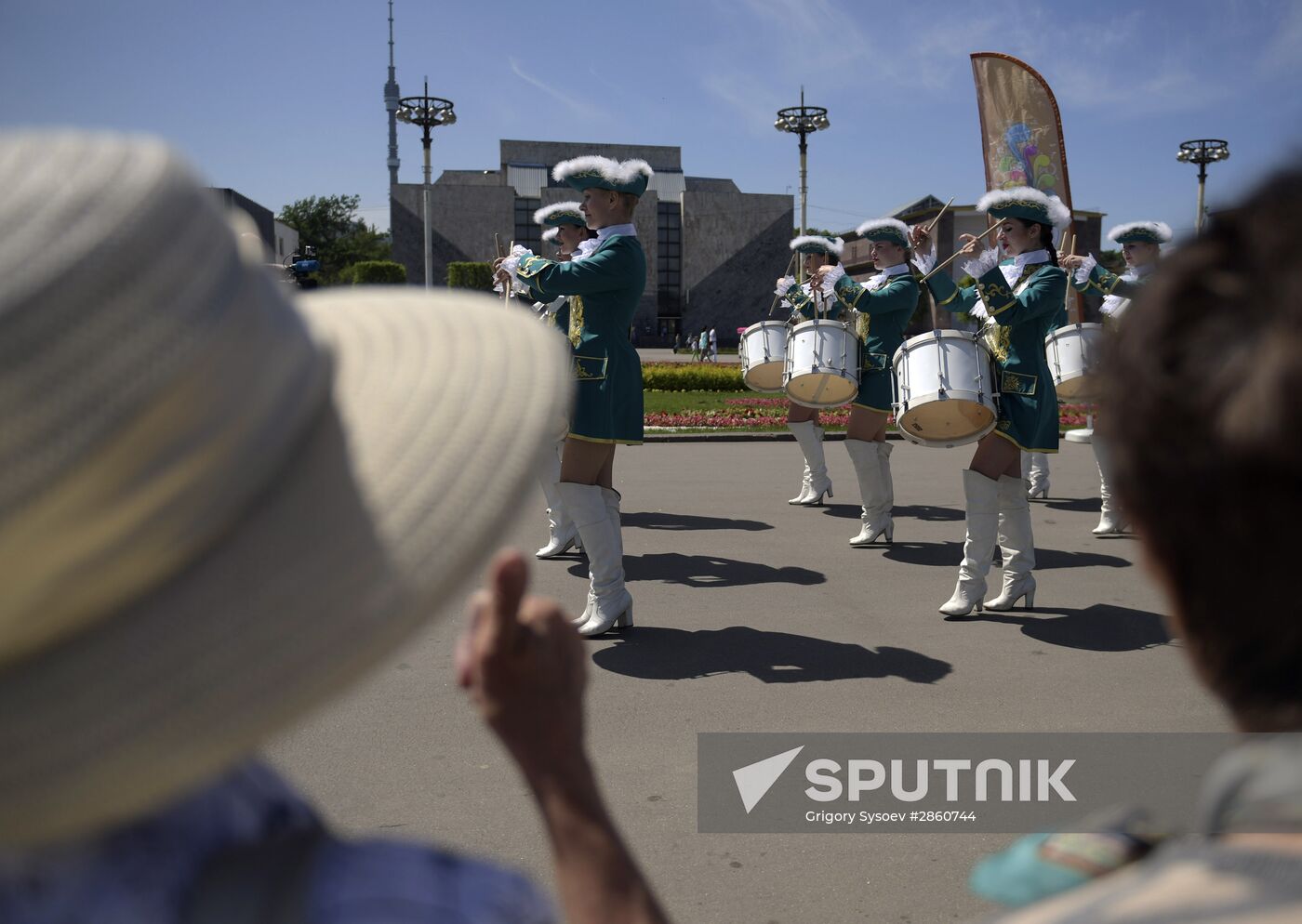 DrumsfestRussia participants parade in Moscow