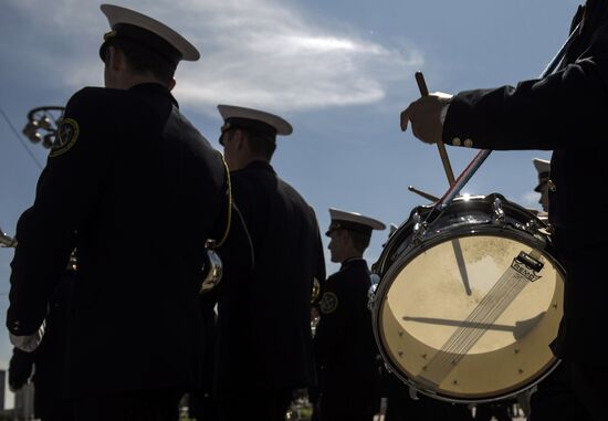 DrumsfestRussia participants parade in Moscow