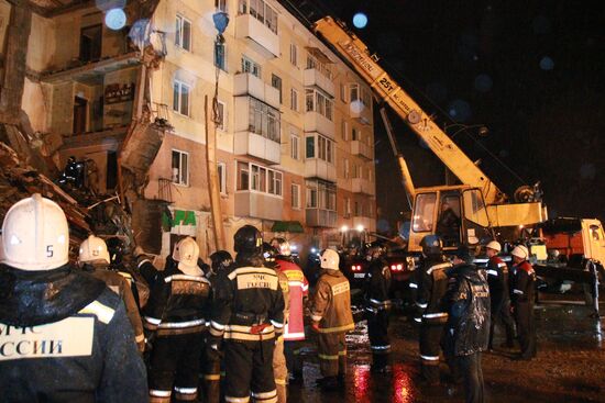 Breakdown of entrance lobby of five-storey building in Mezhdurechensk