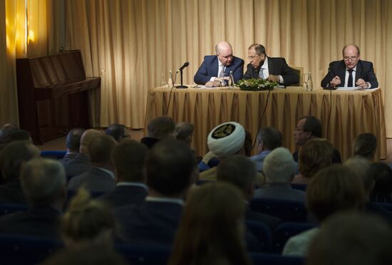 Foreign Minister Sergey Lavrov meets with representatives of Russian non-profit organizations