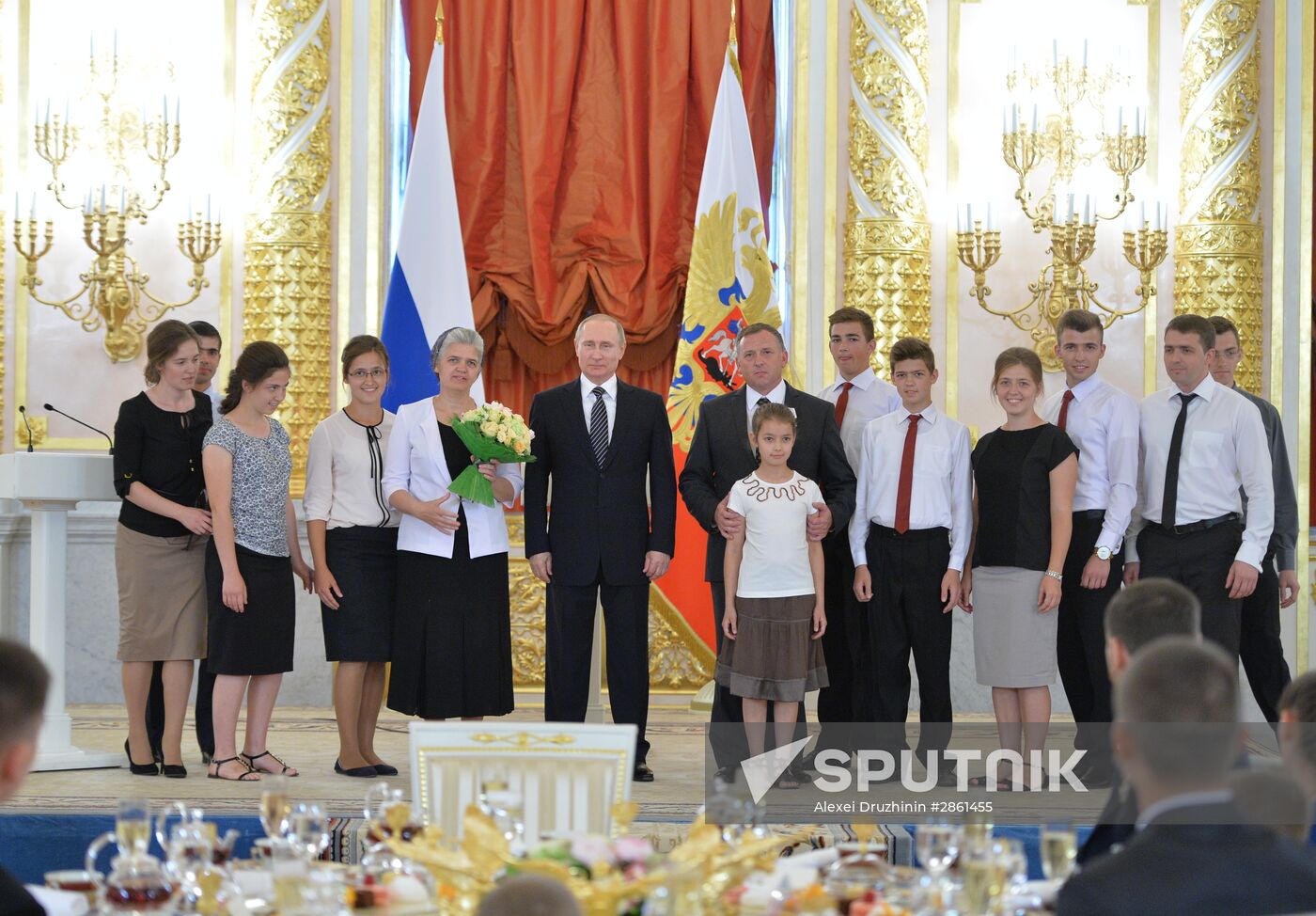 Vladimir Putin presents Order of Parental Glory to parents of many children
