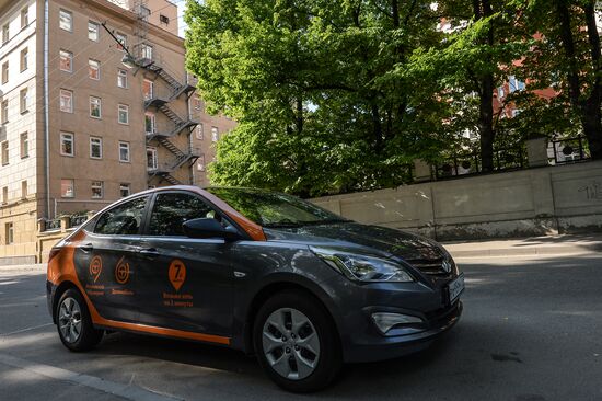 Delimobil carsharing service