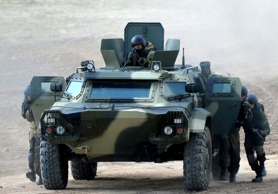 Belarusian KGB task force take part in anti-terrorist drill