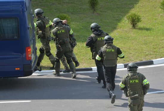 Belarusian KGB task force take part in anti-terrorist drill