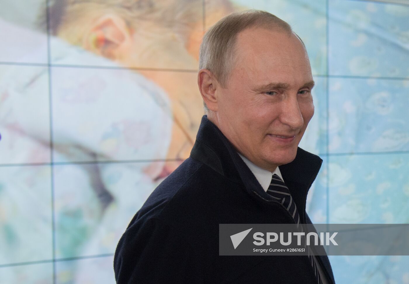 Vladimir Putin visits new Federal Perinatal Center