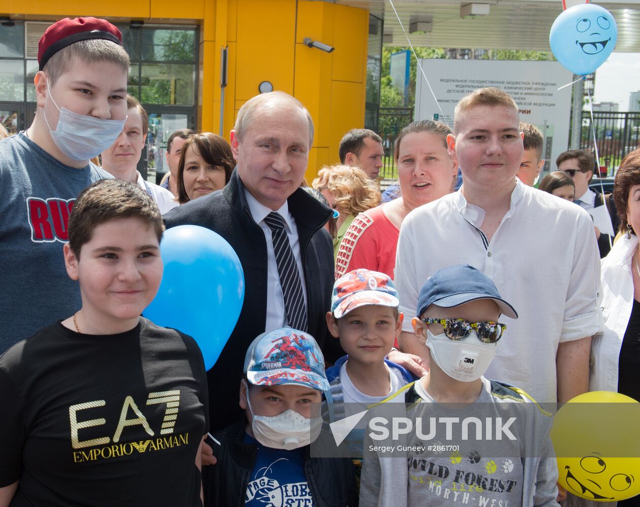 Vladimir Putin visits Dima Rogachyov Federal Research and Clinical Centre of Children's Hematology