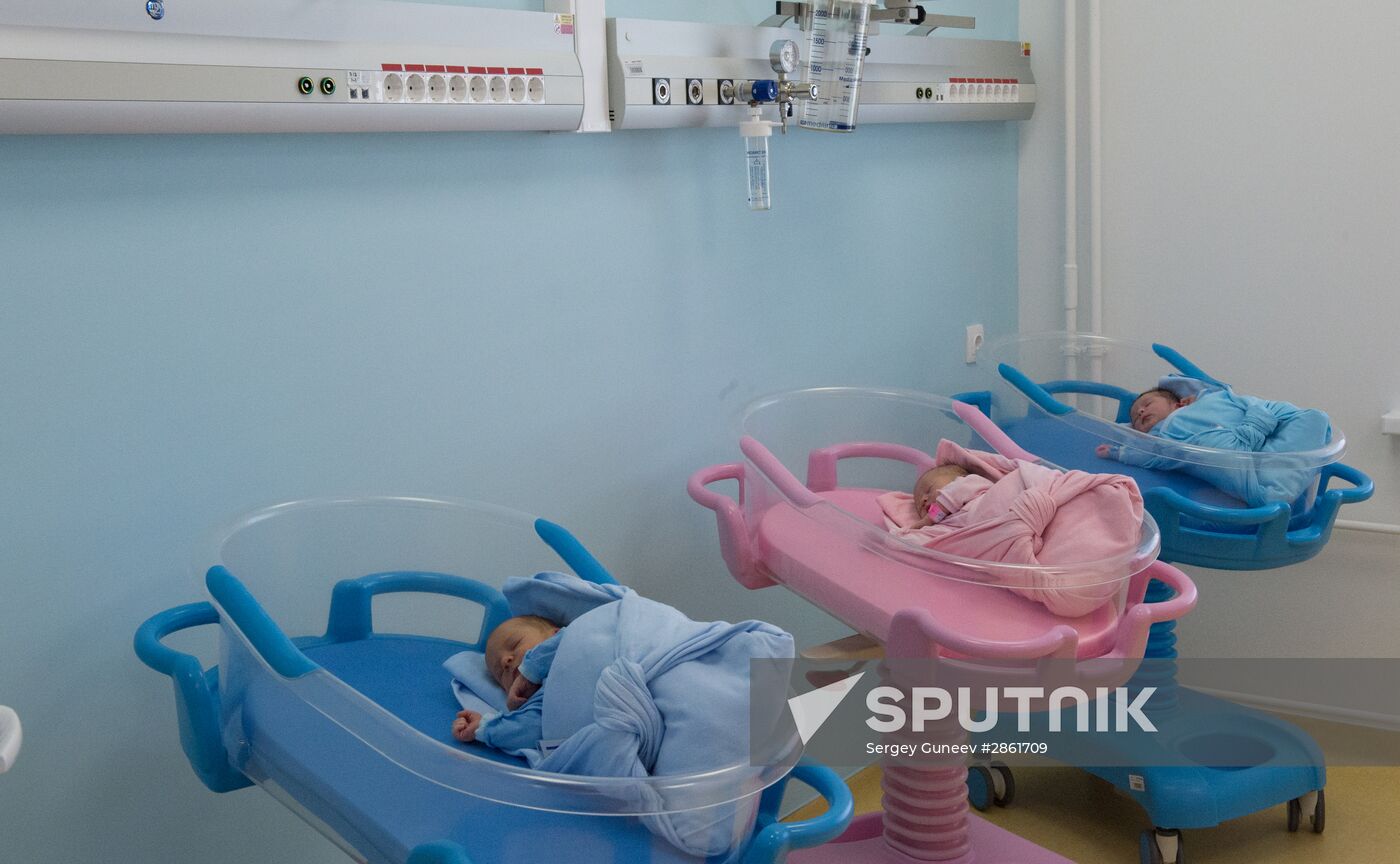 Vladimir Putin visits new Federal Perinatal Center