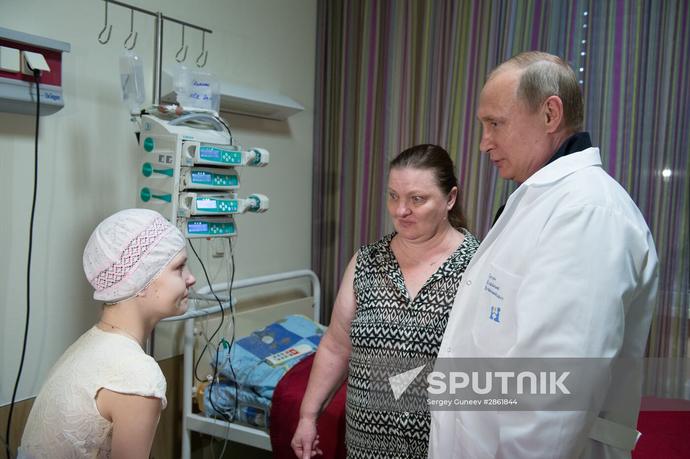 President Vladimir Putin visits Dima Rogachyov Center of Children's Hematology