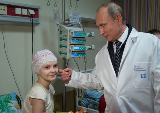 President Vladimir Putin visits Dima Rogachyov Center of Children's Hematology