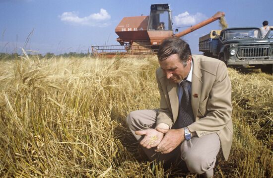 Collective farm chairman Genrikh Tretyak