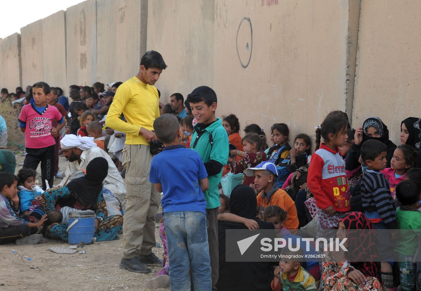 Refugees from ISIS-occupied areas come to Kirkuk in Iraq