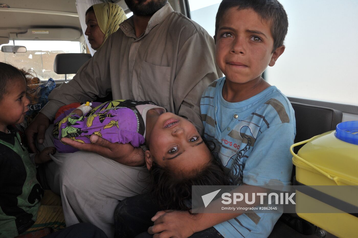 Refugees from ISIS-occupied areas come to Kirkuk in Iraq