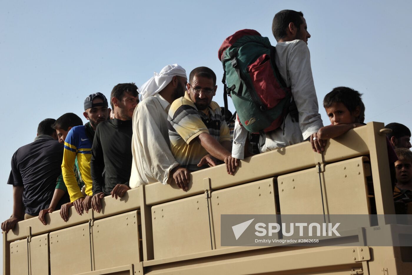 Refugees from ISIS-occupied areas come to Kirkuk in Iraq