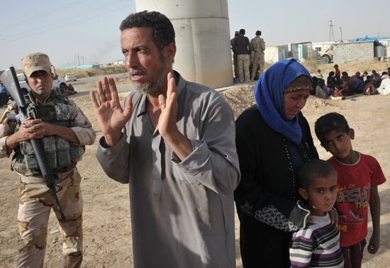 Refugees from ISIS-occupied lands come to Kirkuk in Iraq