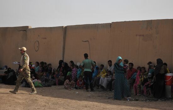 Refugees from ISIS-occupied lands come to Kirkuk in Iraq