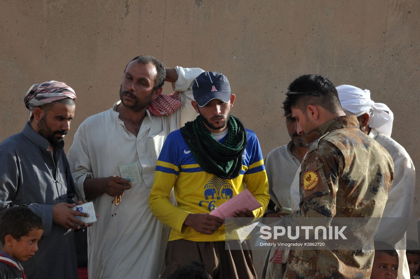 Refugees from ISIS-occupied lands come to Kirkuk in Iraq