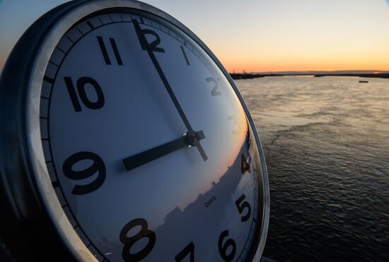 Novosibirsk legislators propose changing the region's time zone into UTC+7