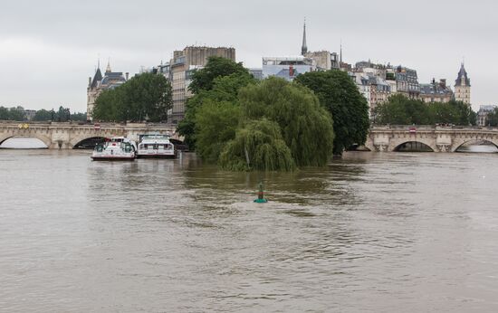 Flood in Paris
