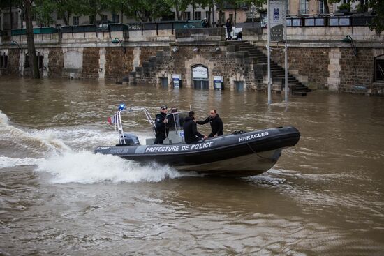 Flooding in Paris
