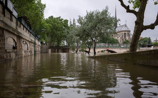 Flooding in Paris