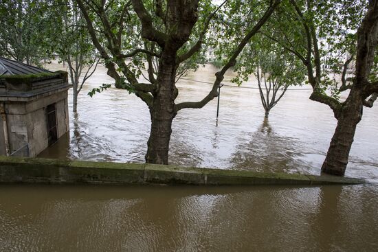 Flooding in Paris