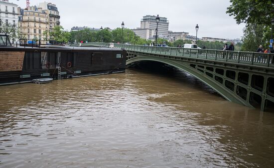 Flooding in Paris
