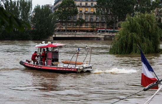 Flooding in Paris