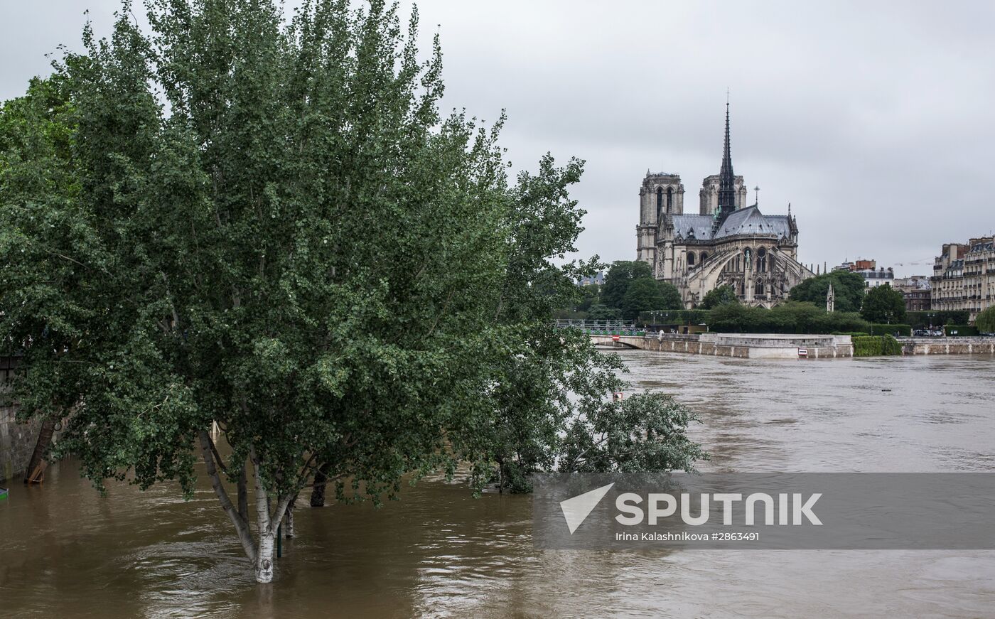 Flooding in Paris