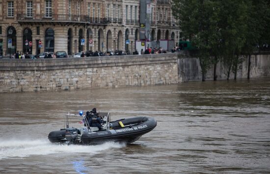 Flooding in Paris