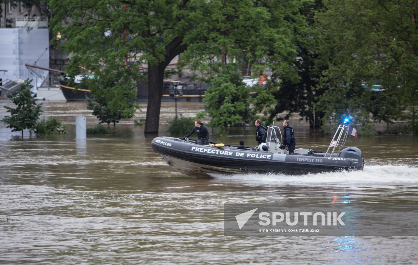 Flooding in Paris
