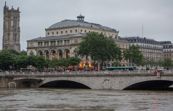 Flooding in Paris