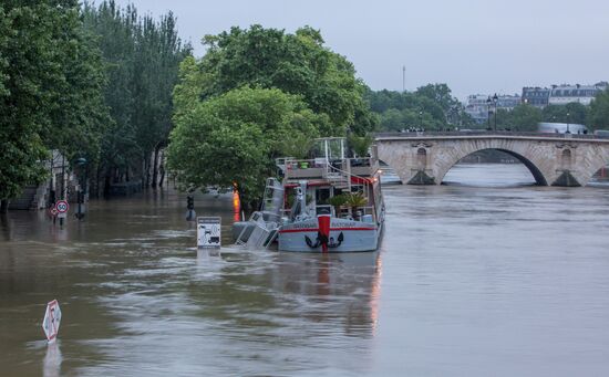 Flooding in Paris