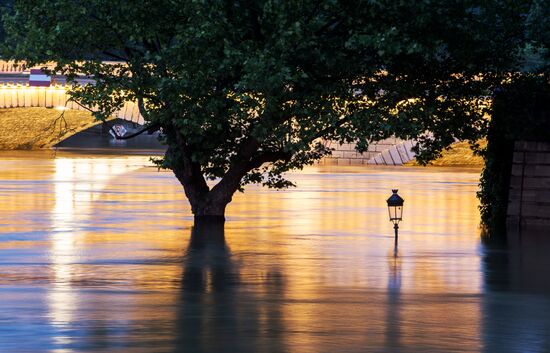 Flooding in Paris