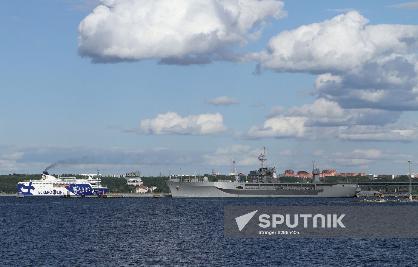 USS Mount Whitney, flagship of Sixth Fleet, in Tallinn port