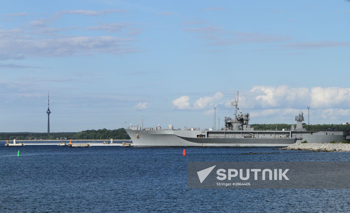 USS Mount Whitney, flagship of Sixth Fleet, in Tallinn port