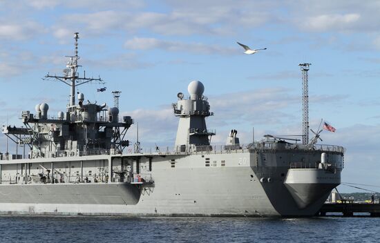 USS Mount Whitney, flagship of Sixth Fleet, in Tallinn port