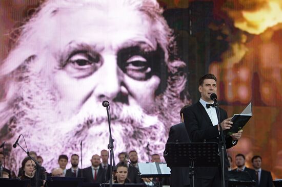 Moscow hosts "Red Square" book festival. Third day
