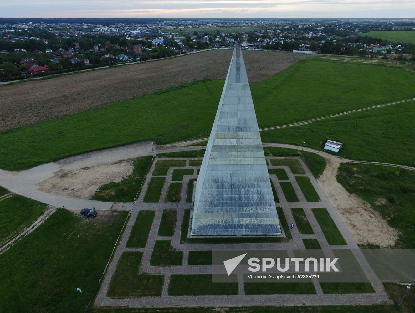 A pyramid on Novorizhskoye Motorway