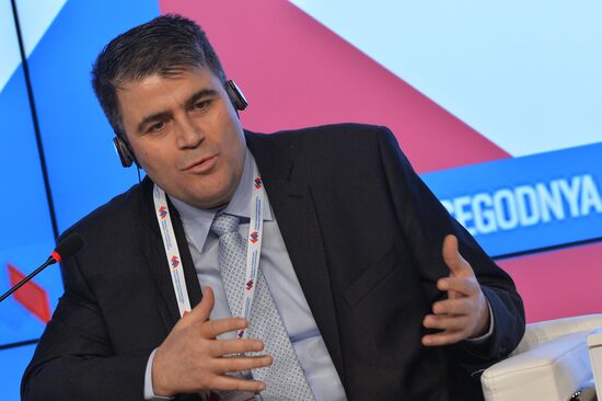 Forum "The New Era of Journalism: Farewell to Mainstream"