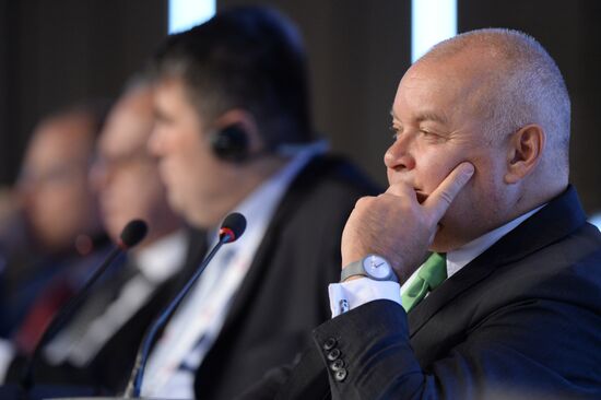 Forum "The New Era of Journalism: Farewell to Mainstream"