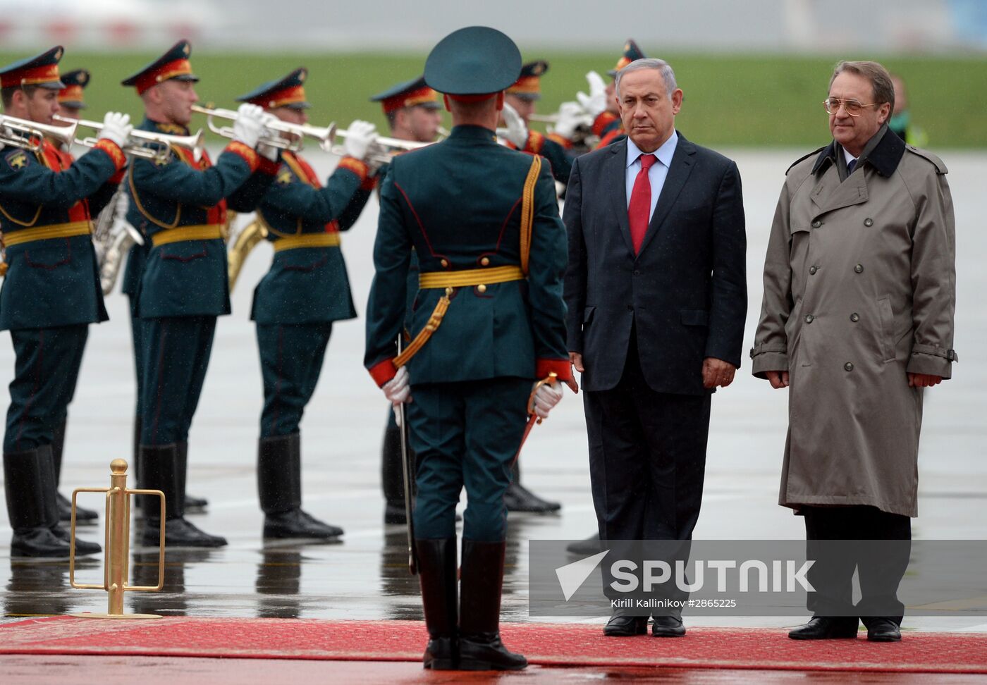 Israeli Prime Minister Benjamin Netanyahu arrives in Moscow