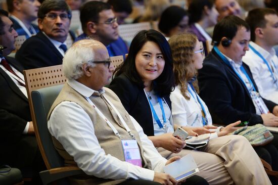 International Media Forum New Era of Journalism: Farewell to Mainstream. Day Two