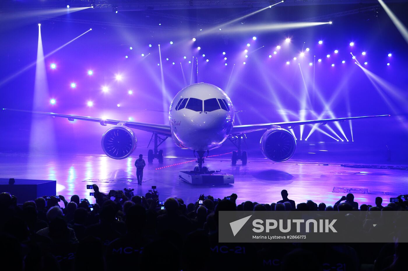 Rolling out an Irkut MC-21-300 "Airliner of the 21st Century" in Irkutsk