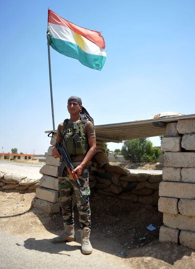 Kurdish fighters against ISIS